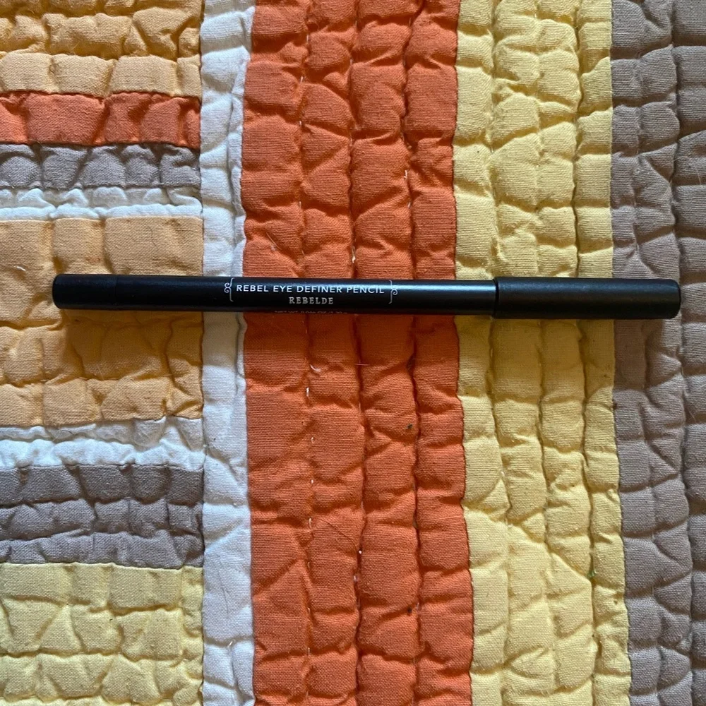 REINA REBELDE eyeliner - Picture 2 of 3